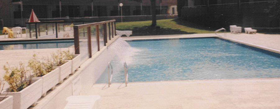 apartpool.jpg